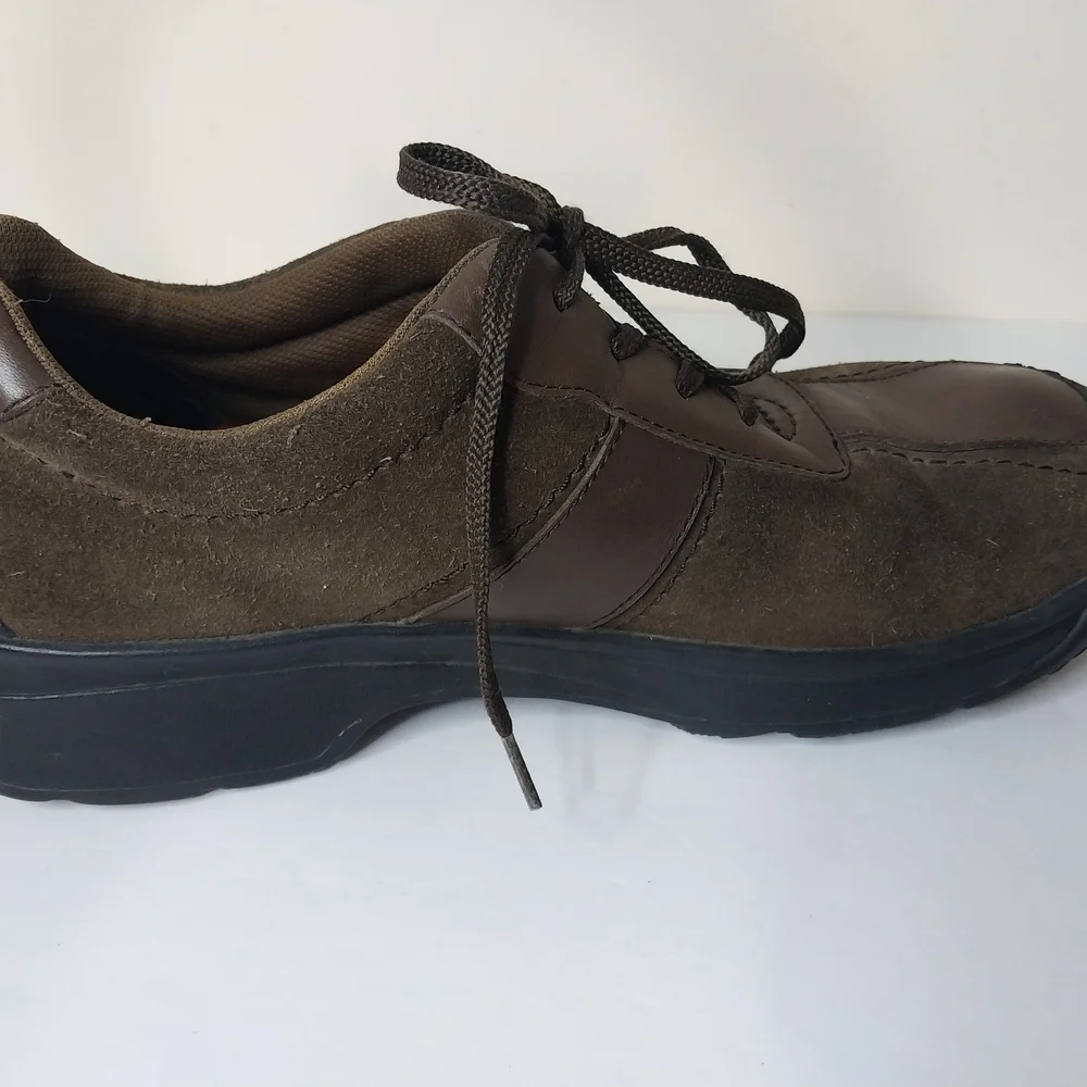 Clarks elegant dark